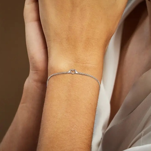 Lover Heart Hands Silver Bracelet - Wove Made - Picture 6 of 9